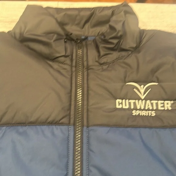 Men’s The North Face Everyday insulated jacket size L shady blue w/logo Puffers